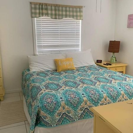 Lovely 1 Bedroom Unit Across From Lido Key Beach Sarasota megye Kültér fotó