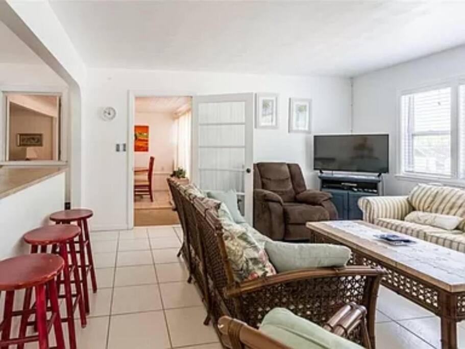 Lovely 1 Bedroom Unit Across From Lido Key Beach Sarasota megye Kültér fotó