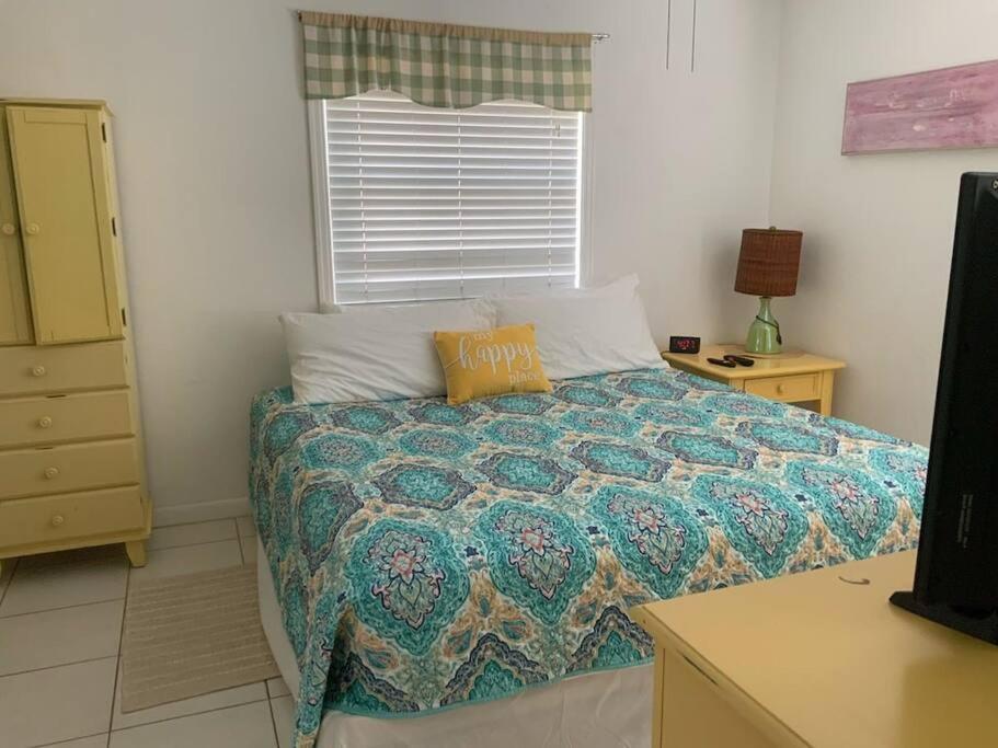 Lovely 1 Bedroom Unit Across From Lido Key Beach Sarasota megye Kültér fotó
